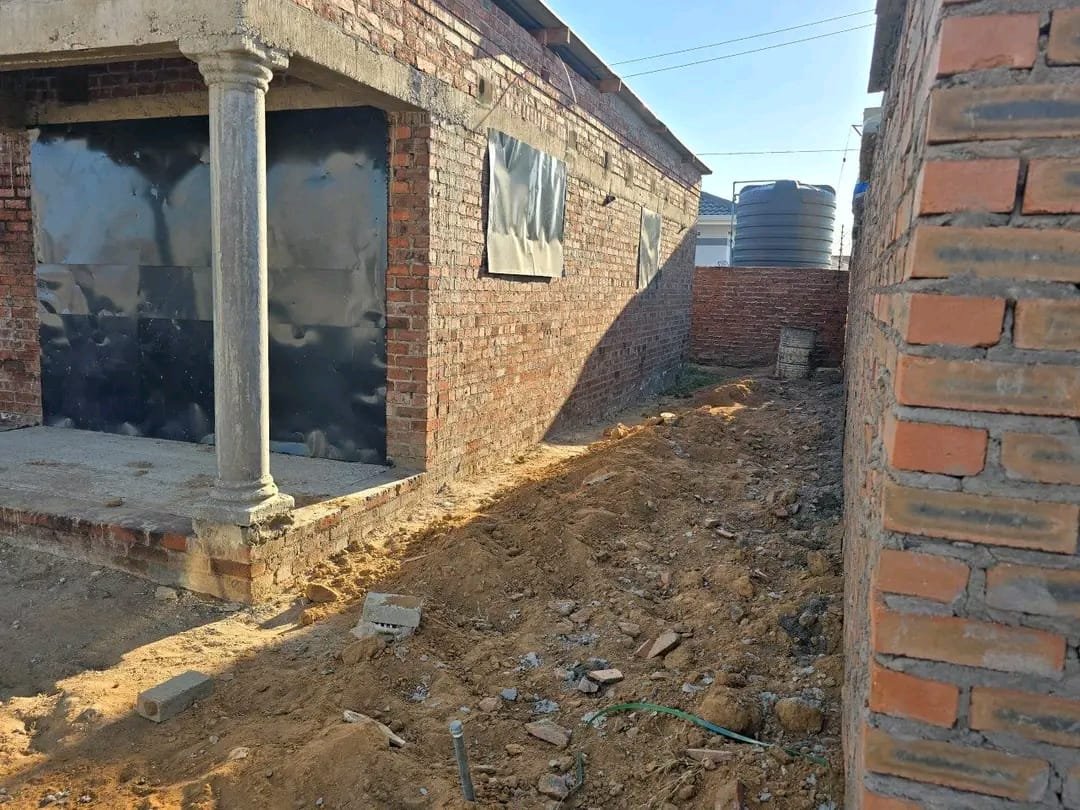 WhatsApp Image 2026-10-23 at 07.45.40 (1) ERASMUS PARK HOUSE FOR SALE